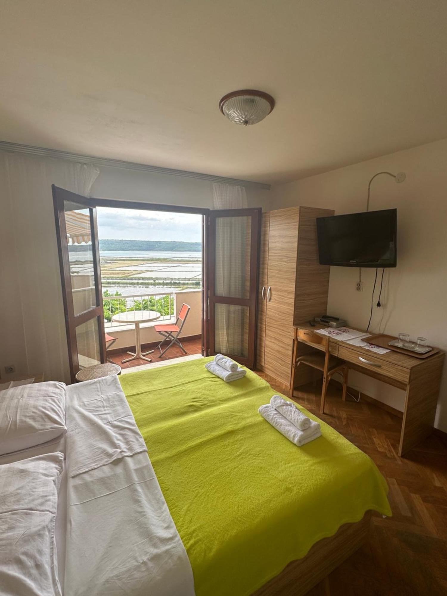 Rooms And Apartments Roza Portorož Exteriör bild