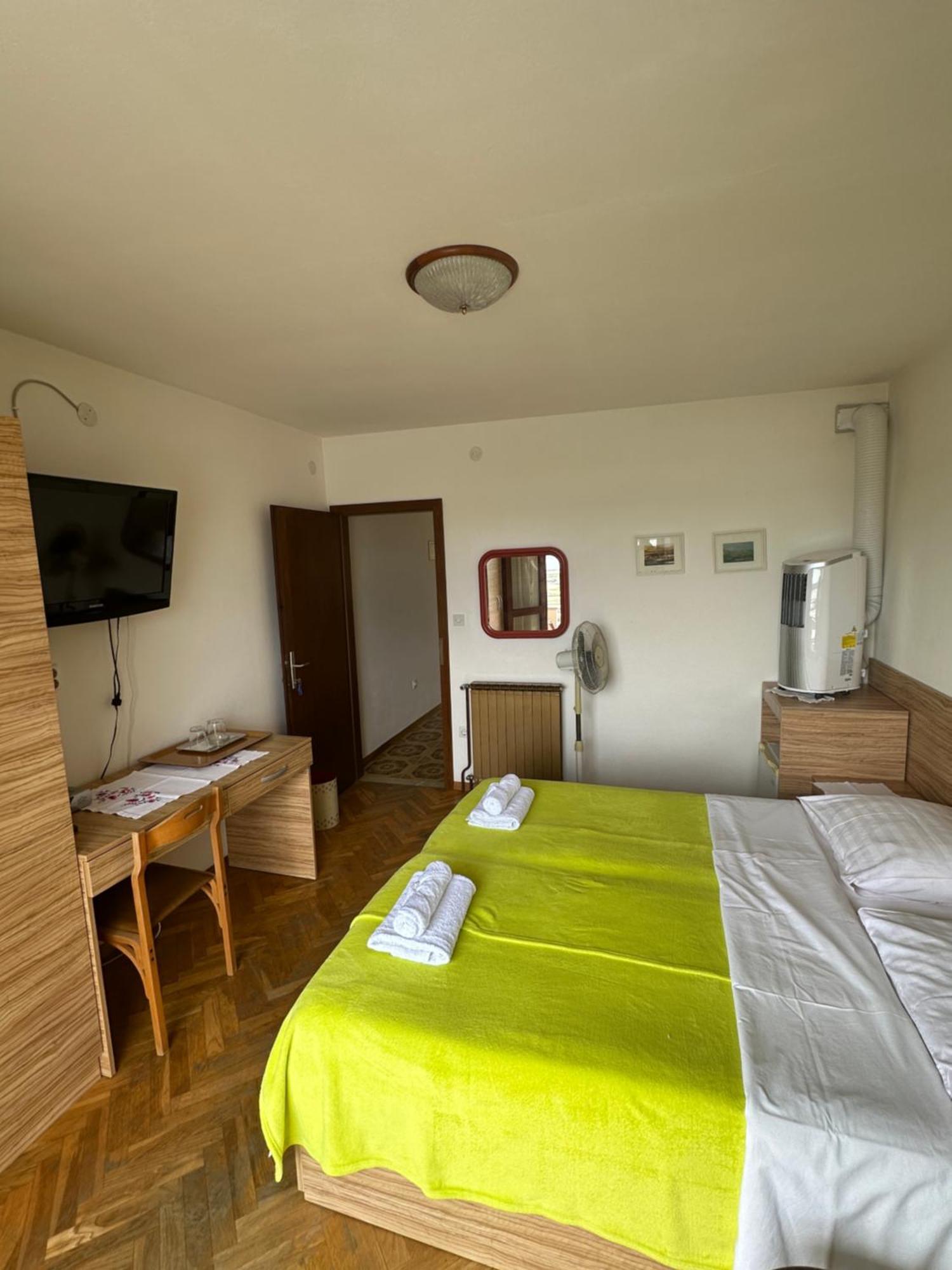 Rooms And Apartments Roza Portorož Exteriör bild